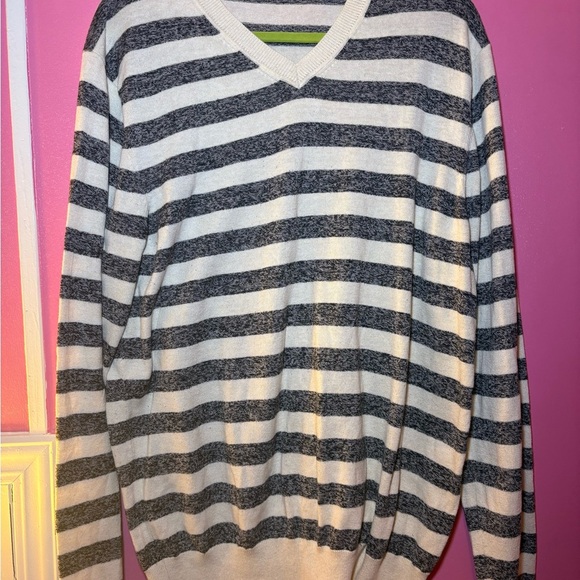 Sean John Black and White V-Neck Sweater - Picture 2 of 7